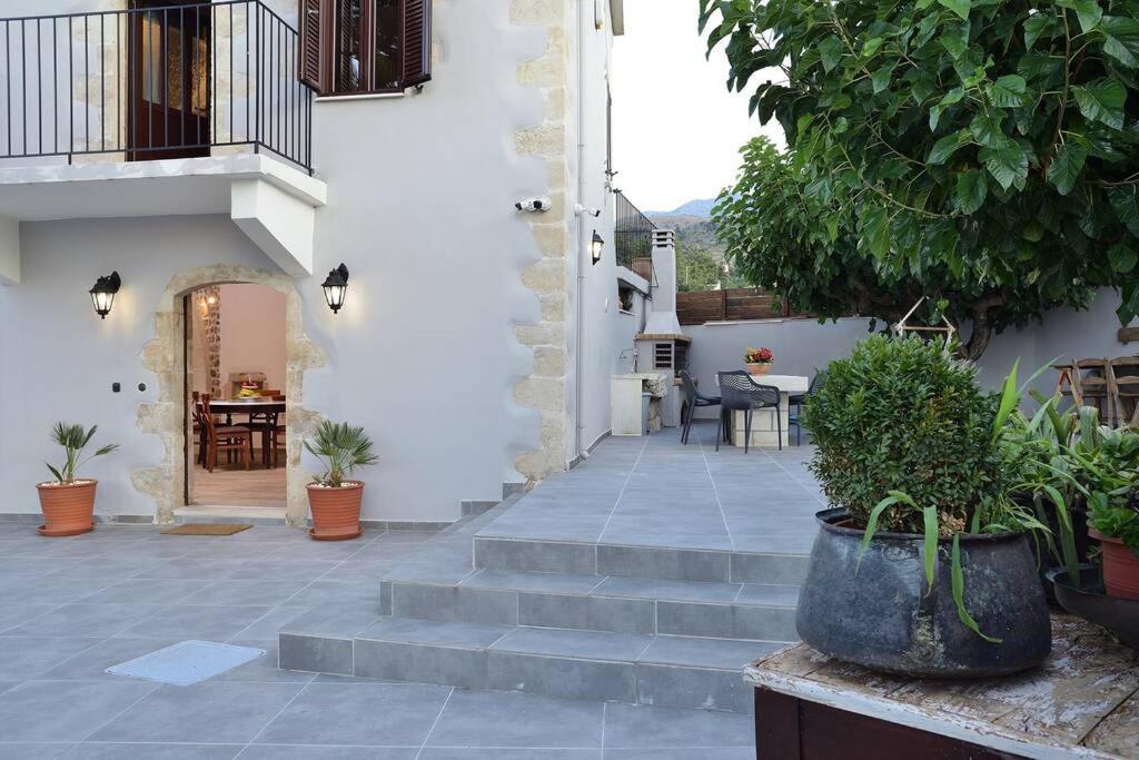 Villa Christini A Luxury Villa With Amazing Views Tzitzifes Exterior photo